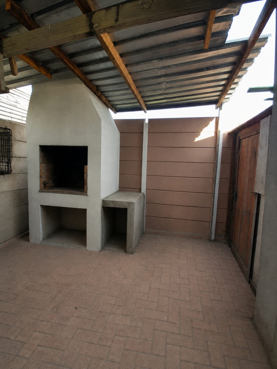 3 Bedroom Property for Sale in Kleinvlei Western Cape